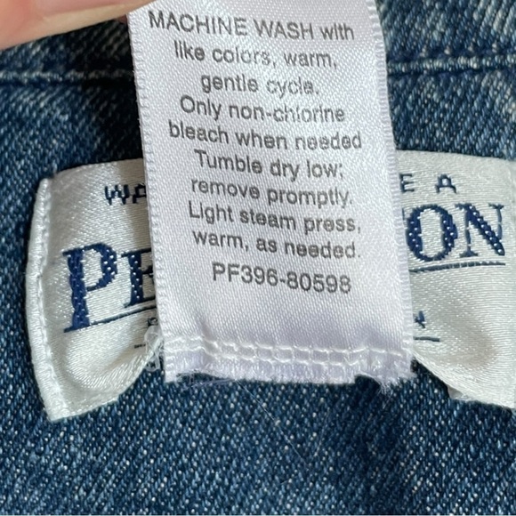 Pendleton Women's Beaded Denim Jacket, Size Petite Large - Picture 13 of 16